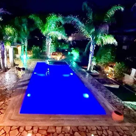 ヴィラ Entire With Private Pool Skála